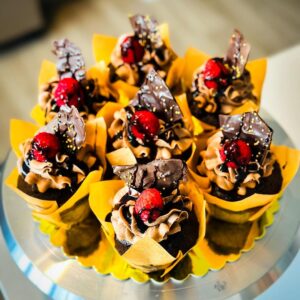 Chocolate Raspberry Cupcakes – Rich, Fruity, and Flirtatiously Decadent