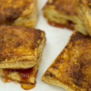 Guava / cream cheese pastrie